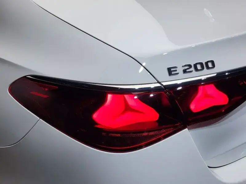 2024 Mercedes-Benz E-Класс с пробегом 10 640 км