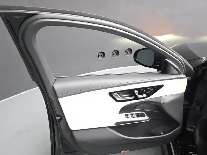 2025 Mercedes-Benz E-Класс с пробегом 11 828 км