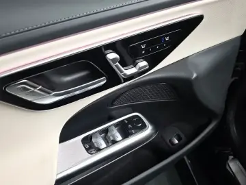 2025 Mercedes-Benz E-Класс с пробегом 11 828 км