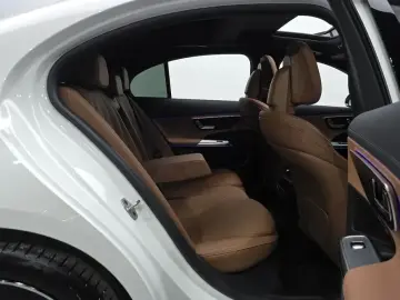 2025 Mercedes-Benz E-Класс с пробегом 11 539 км