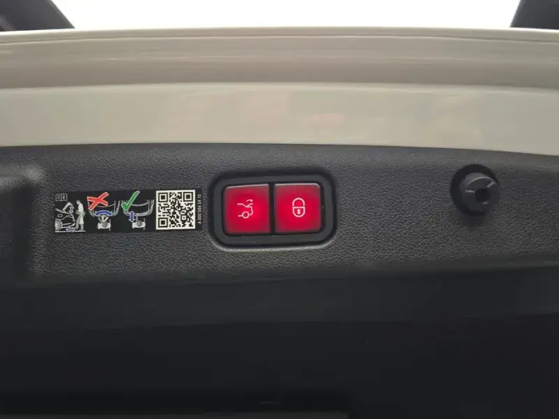 2025 Mercedes-Benz E-Класс с пробегом 11 539 км