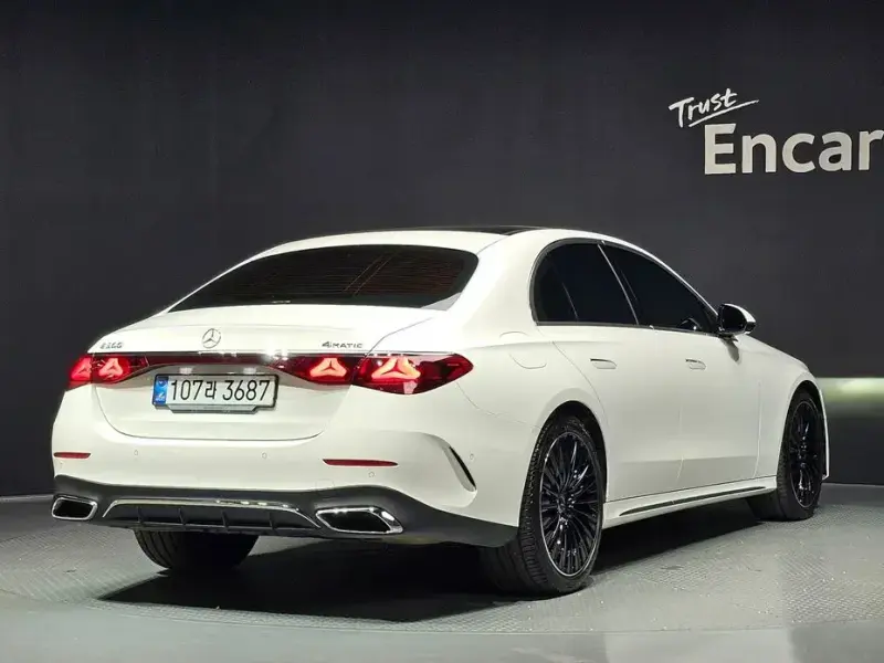 2025 Mercedes-Benz E-Класс с пробегом 13 193 км