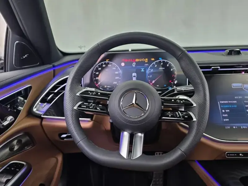 2025 Mercedes-Benz E-Класс с пробегом 13 193 км