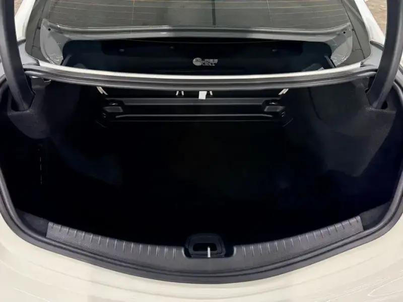 2025 Mercedes-Benz E-Класс с пробегом 15 421 км