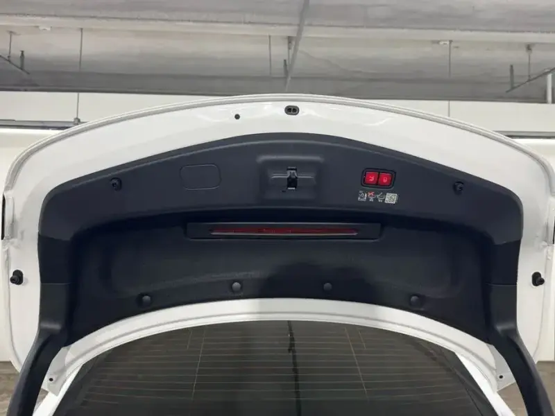 2025 Mercedes-Benz E-Класс с пробегом 15 421 км
