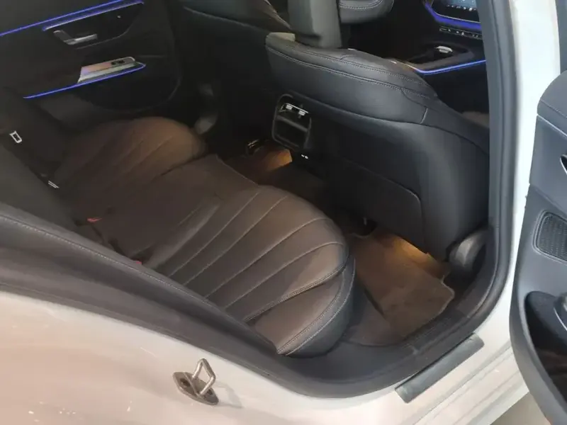 2024 Mercedes-Benz E-Класс с пробегом 27 549 км