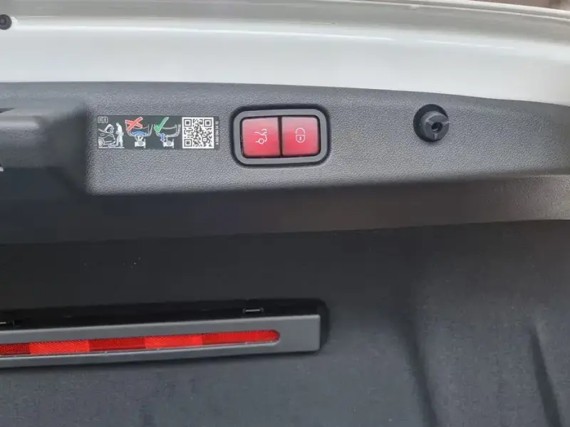 2024 Mercedes-Benz E-Класс с пробегом 27 549 км