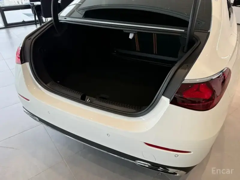2026 Mercedes-Benz E-Класс с пробегом 3 413 км