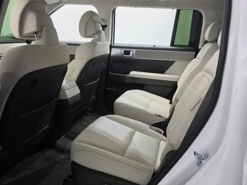 2025 Hyundai Santa Fe с пробегом 19 149 км