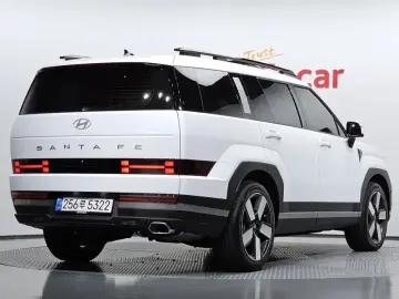 2025 Hyundai Santa Fe с пробегом 4 283 км