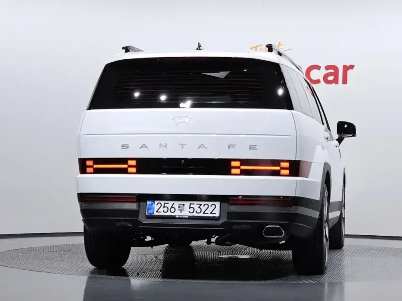 2025 Hyundai Santa Fe с пробегом 4 283 км