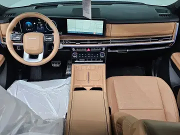 2025 Hyundai Santa Fe с пробегом 4 283 км