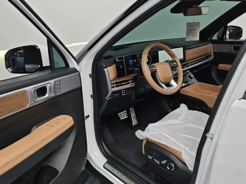 2025 Hyundai Santa Fe с пробегом 4 283 км