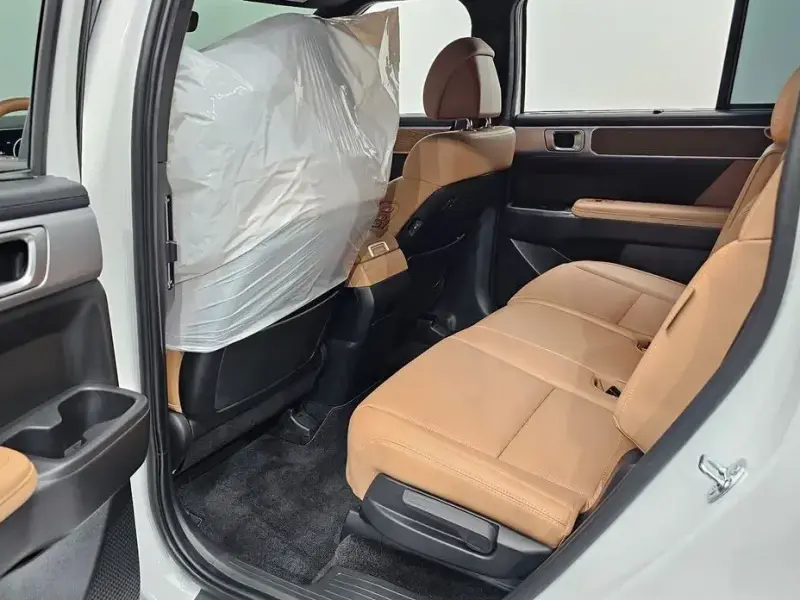 2025 Hyundai Santa Fe с пробегом 4 283 км
