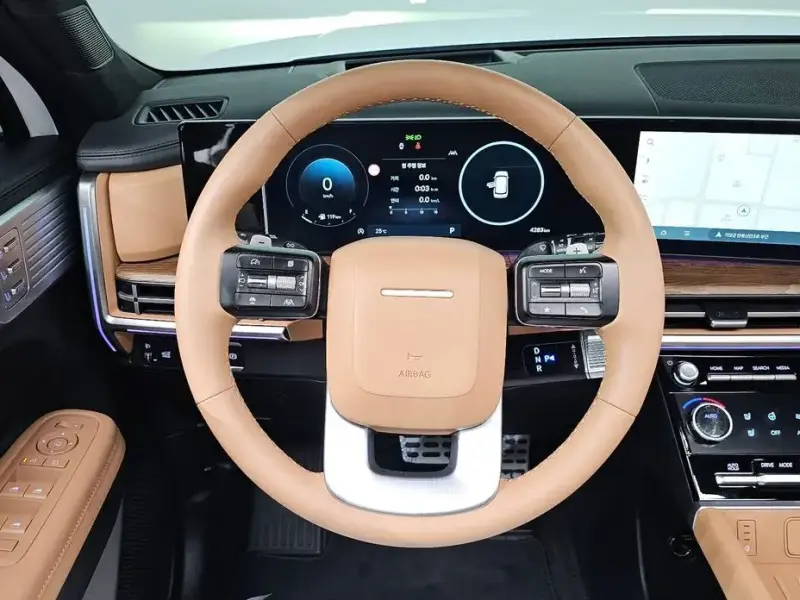 2025 Hyundai Santa Fe с пробегом 4 283 км