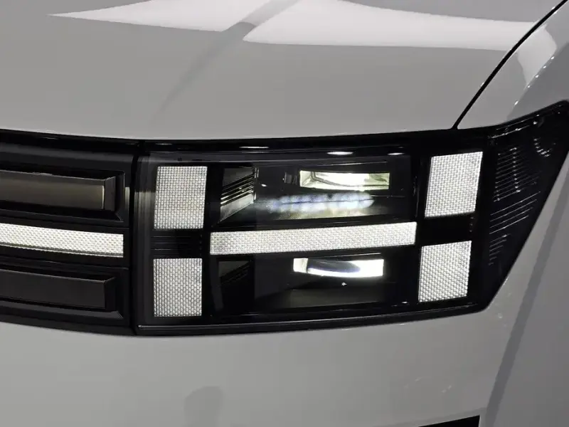 2025 Hyundai Santa Fe с пробегом 4 283 км