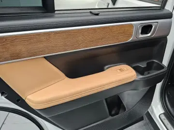 2025 Hyundai Santa Fe с пробегом 4 283 км