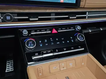 2025 Hyundai Santa Fe с пробегом 4 283 км