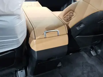 2025 Hyundai Santa Fe с пробегом 4 283 км