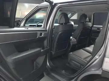 2024 Hyundai Santa Fe с пробегом 9 327 км