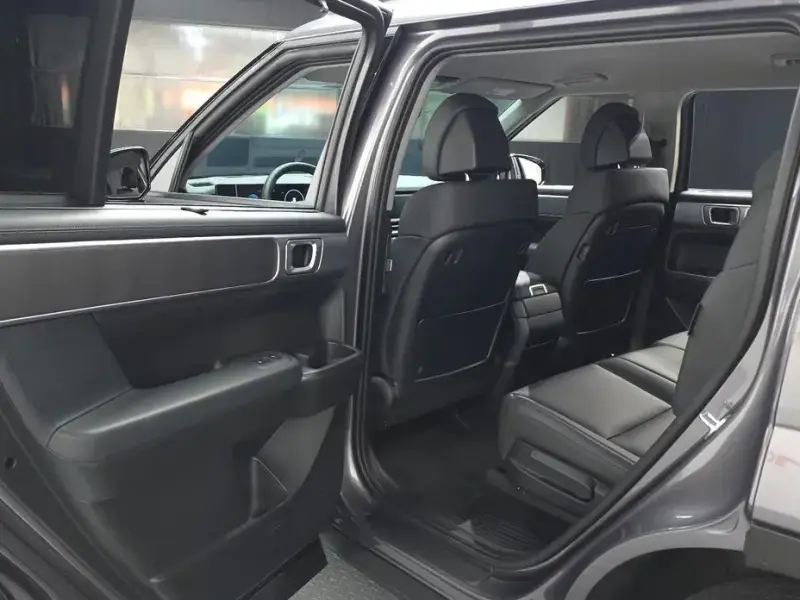 2024 Hyundai Santa Fe с пробегом 9 327 км