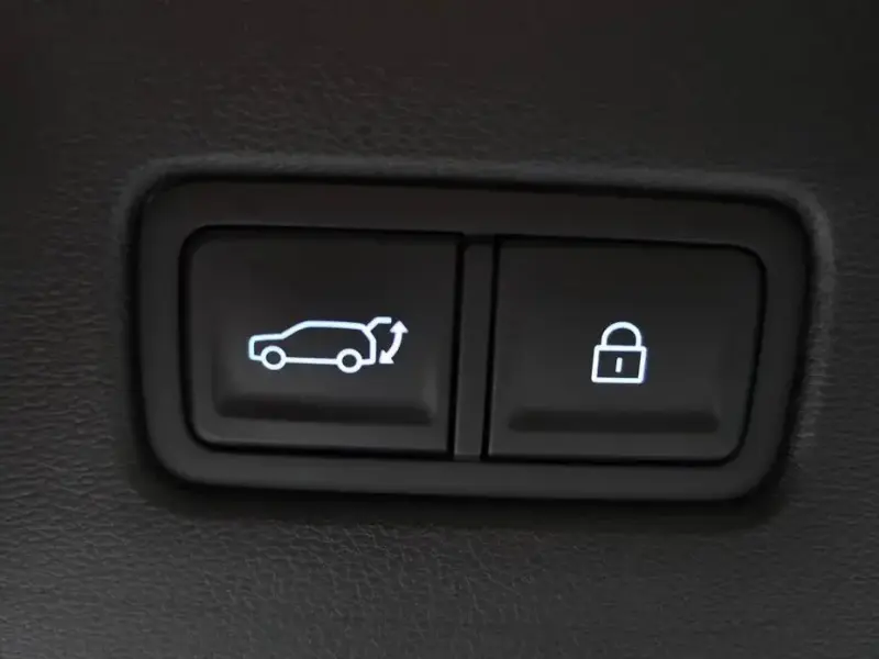 2024 Hyundai Santa Fe с пробегом 9 327 км