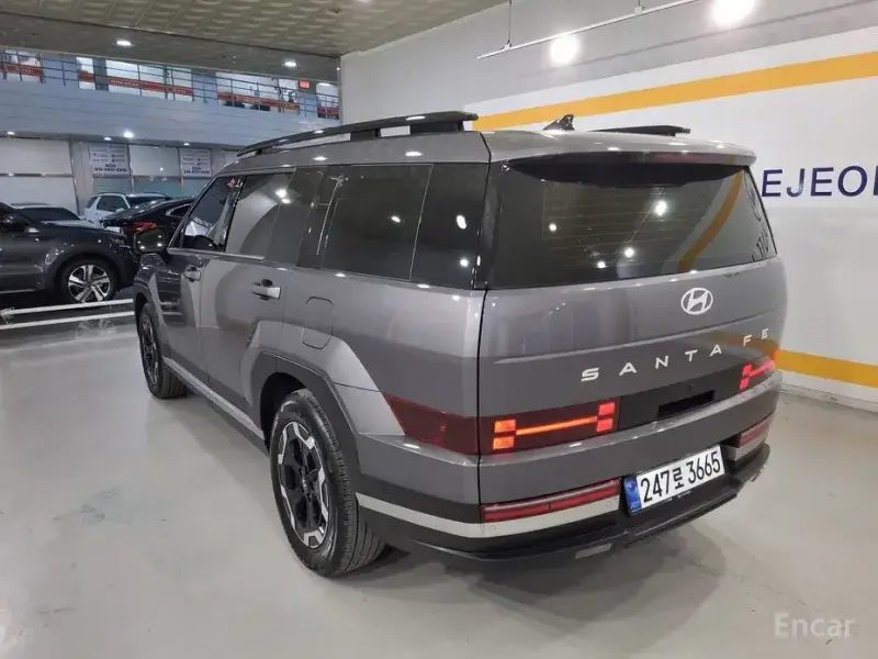 2025 Hyundai Santa Fe с пробегом 15 500 км