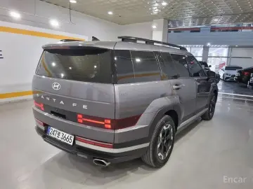 2025 Hyundai Santa Fe с пробегом 15 500 км
