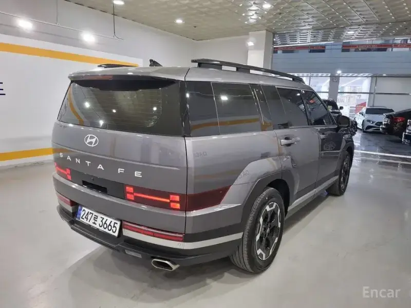 2025 Hyundai Santa Fe с пробегом 15 500 км