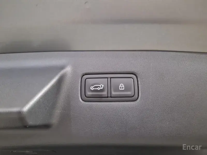 2025 Hyundai Santa Fe с пробегом 15 500 км