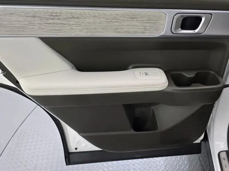 2024 Hyundai Santa Fe с пробегом 33 990 км