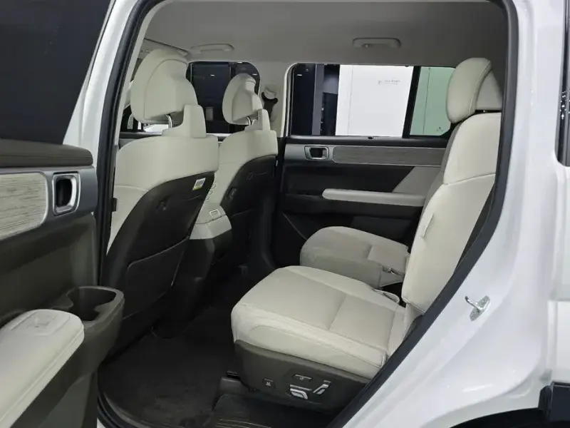 2024 Hyundai Santa Fe с пробегом 33 990 км