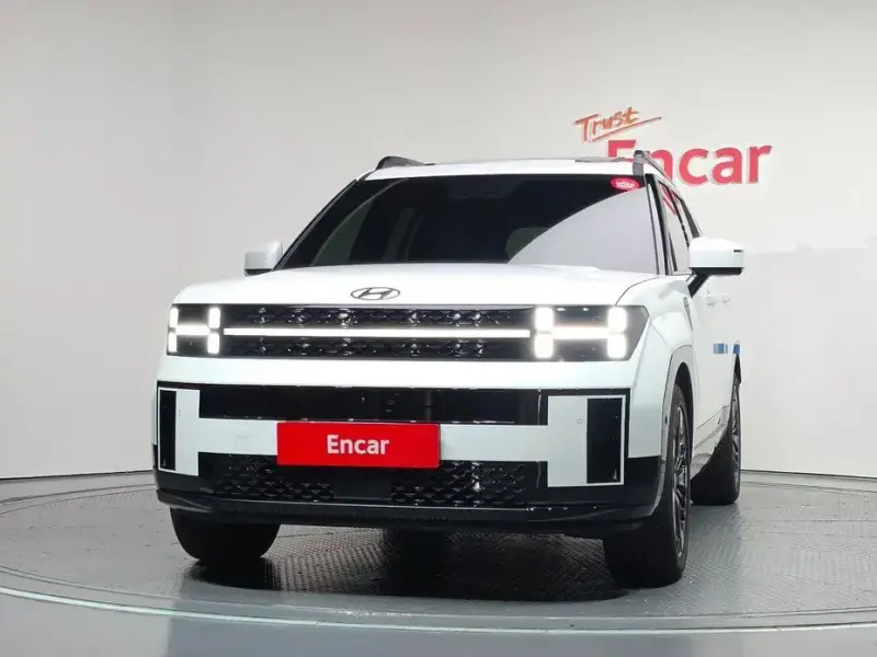 2025 Hyundai Santa Fe с пробегом 9 221 км