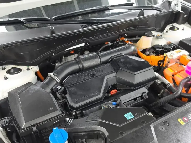 2025 Hyundai Santa Fe с пробегом 9 221 км