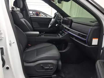 2025 Hyundai Santa Fe с пробегом 9 221 км