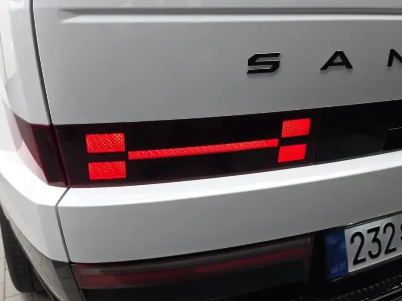 2025 Hyundai Santa Fe с пробегом 9 221 км