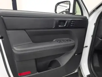 2025 Hyundai Santa Fe с пробегом 9 221 км