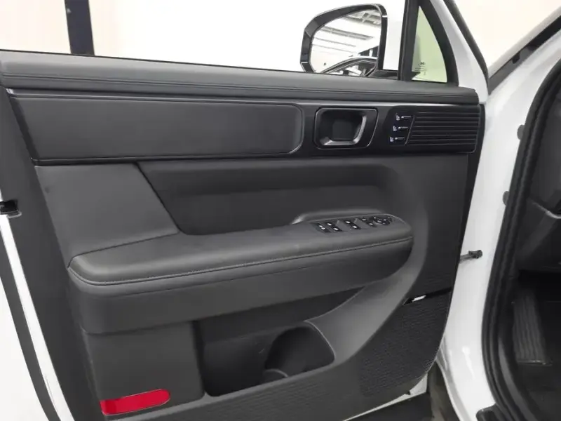 2025 Hyundai Santa Fe с пробегом 9 221 км