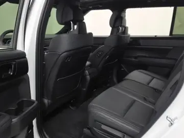 2025 Hyundai Santa Fe с пробегом 9 221 км