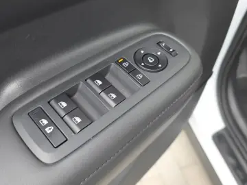 2025 Hyundai Santa Fe с пробегом 9 221 км