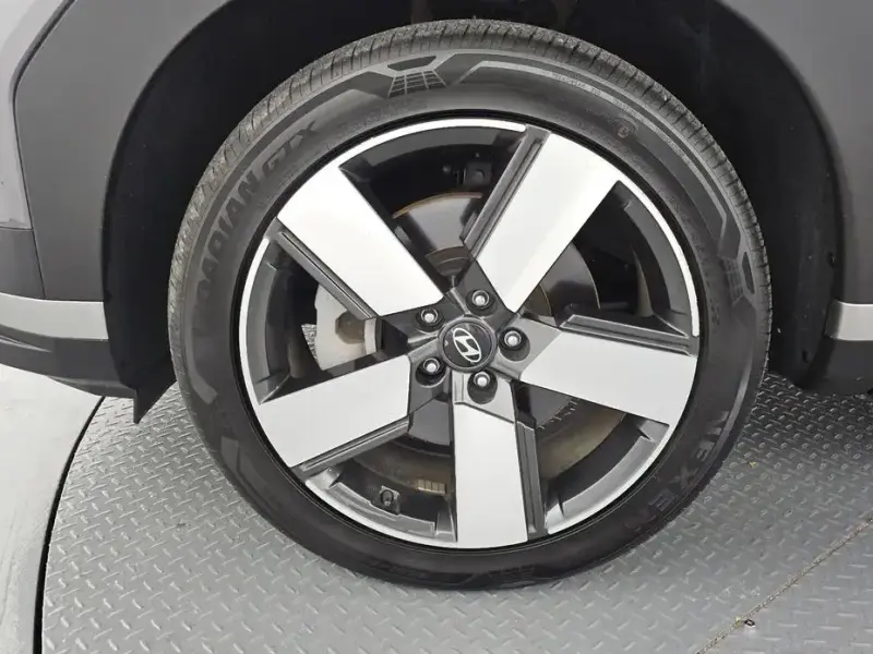 2024 Hyundai Santa Fe с пробегом 13 085 км