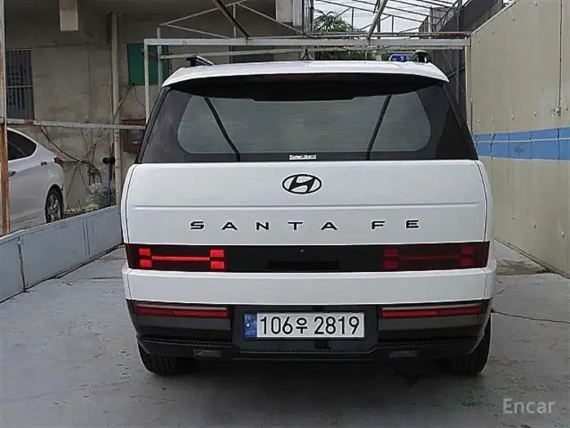 2024 Hyundai Santa Fe с пробегом 7 573 км