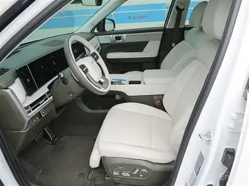 2024 Hyundai Santa Fe с пробегом 7 573 км