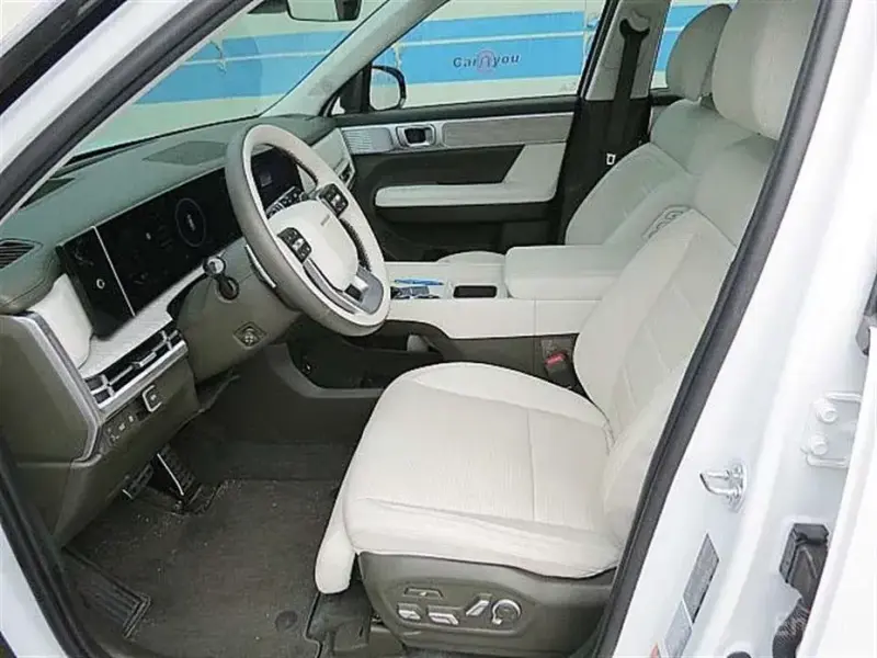 2024 Hyundai Santa Fe с пробегом 7 573 км