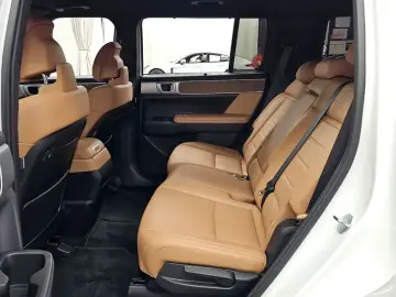 2023 Hyundai Santa Fe с пробегом 24 657 км
