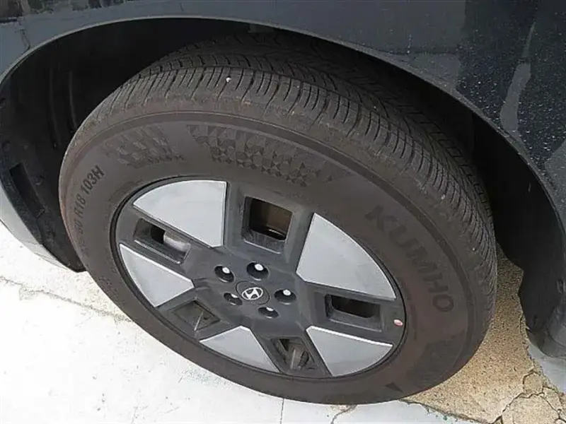 2024 Hyundai Santa Fe с пробегом 7 573 км
