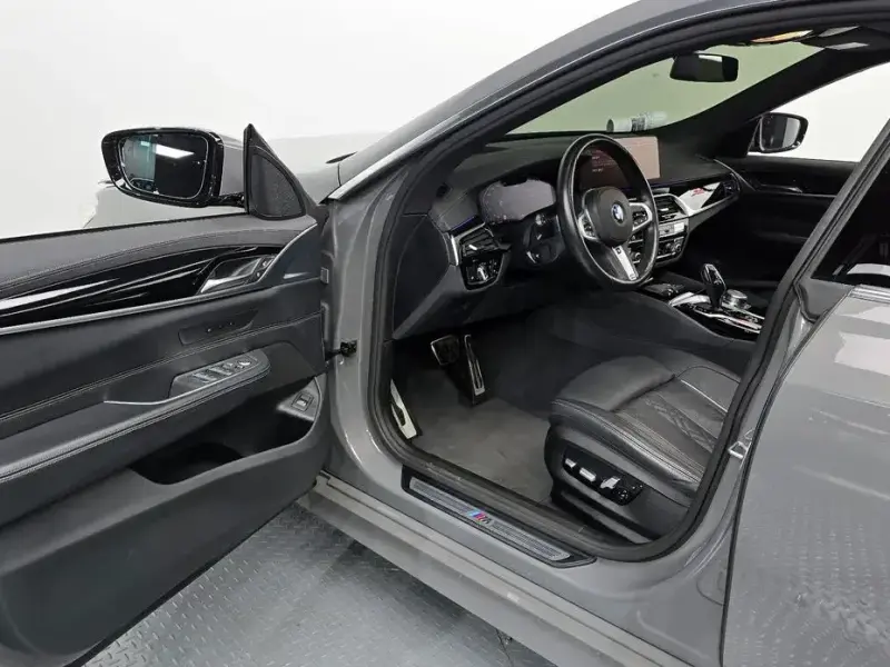 2021 BMW 6 серии с пробегом 48 035 км