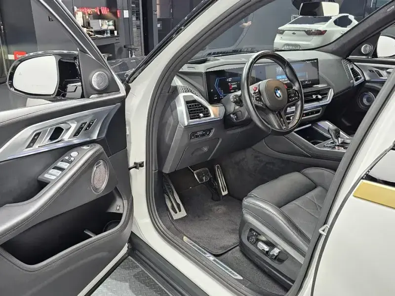 2023 BMW XM с пробегом 30 218 км