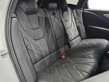 2023 BMW XM с пробегом 30 218 км