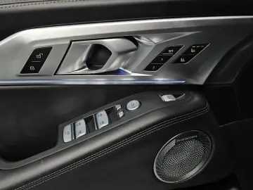 2023 BMW XM с пробегом 30 218 км
